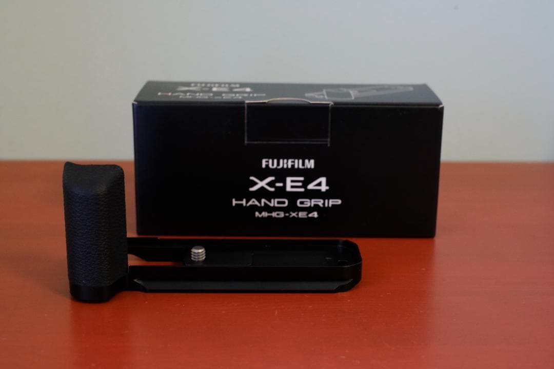 【美品】Fujifilm X-E4 ミラーレス一眼 本体+純正オプション多数