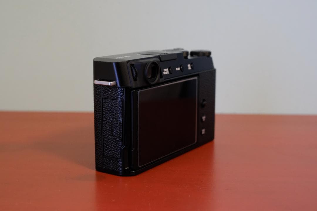 【美品】Fujifilm X-E4 ミラーレス一眼 本体+純正オプション多数