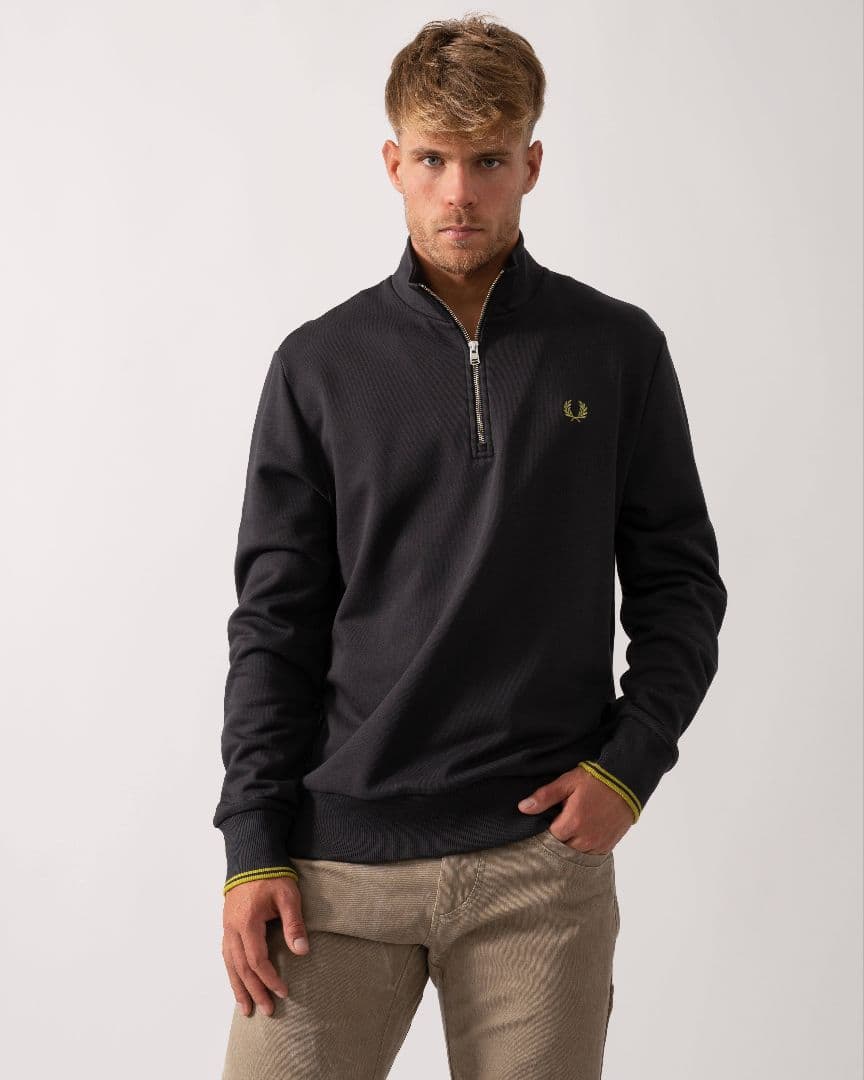 新品タグ付き　Fred Perry ジップアップトレーナー ネイビー