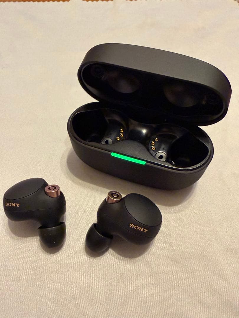 SONY WF-1000XM4ワイヤレスイヤホン ブラック　美品