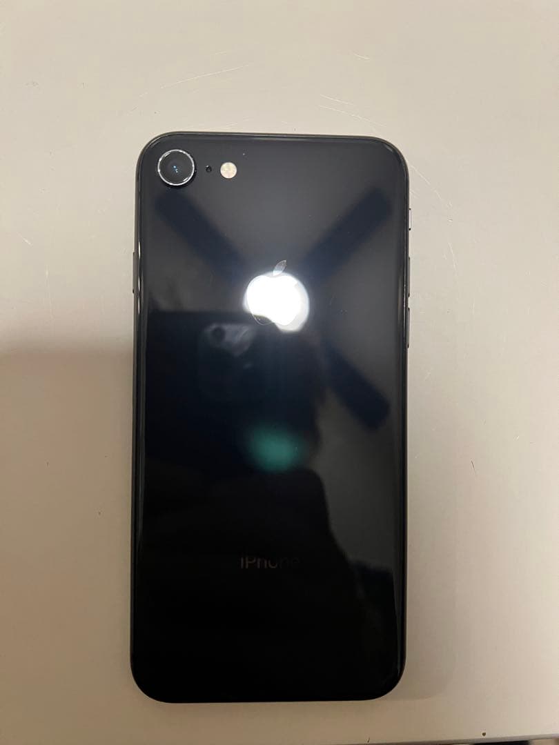 ★送料無料★iPhone8★SIMフリー 64ＧＢブラック　画面割れ