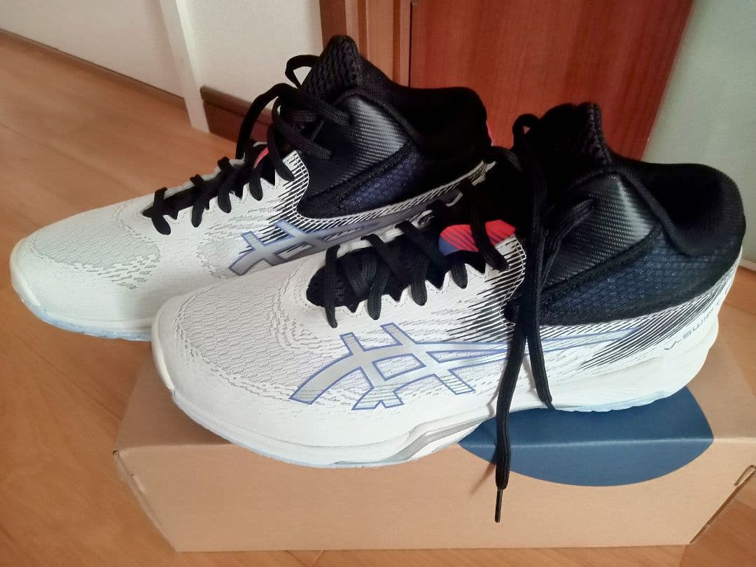 新品未使用asicsバレーボールシューズV-SWIFT FF MT