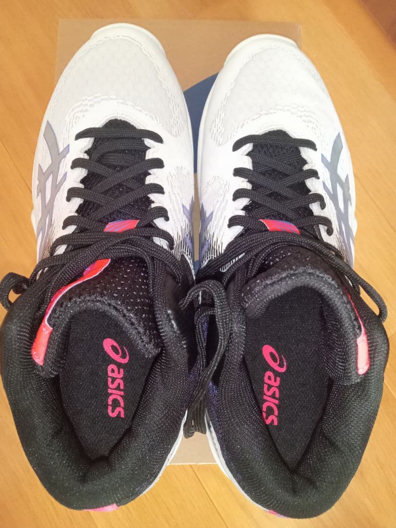 新品未使用asicsバレーボールシューズV-SWIFT FF MT