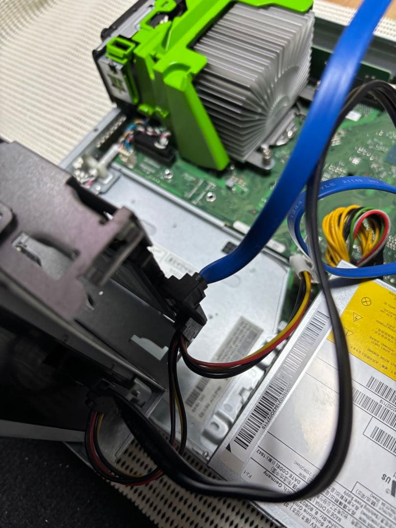 Windowsデスクトップ ESPRIMO D558/T i3-8100 240GB 8GB