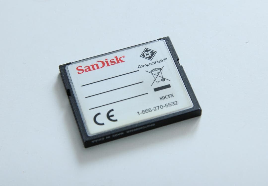 サンディスク コンパクトフラッシュ 4GB EXTREME DUCATI　01