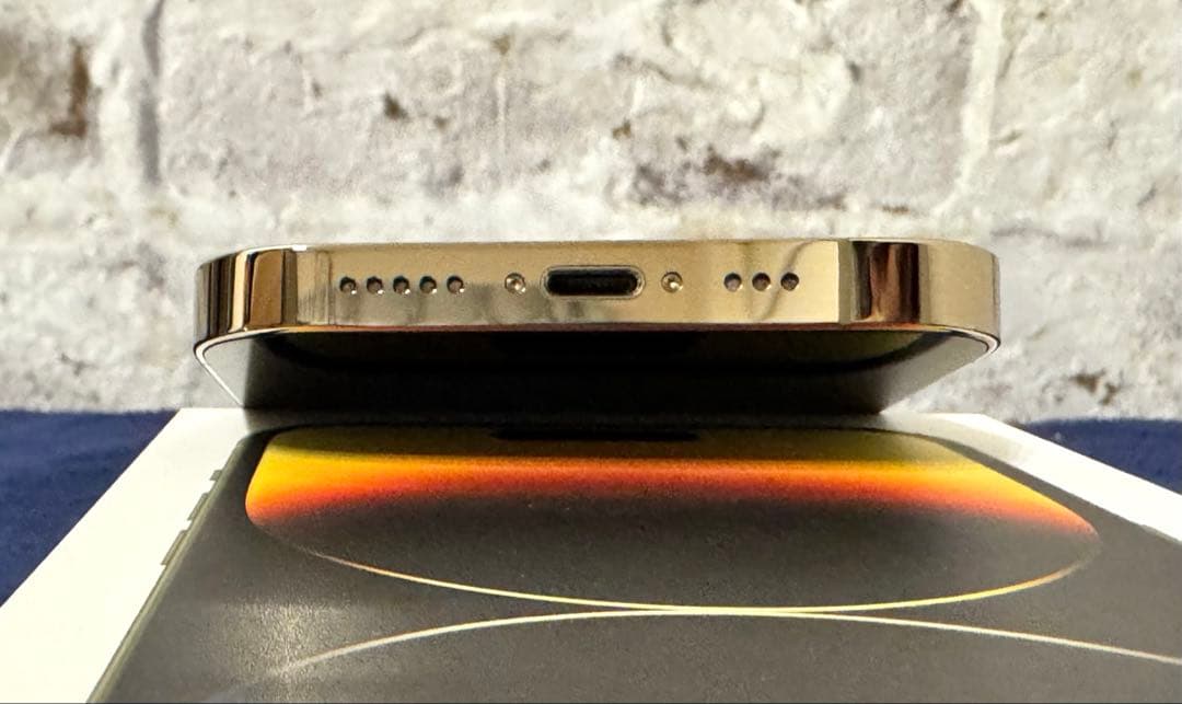 【美品】iPhone 14 Pro ／256GB ゴールド