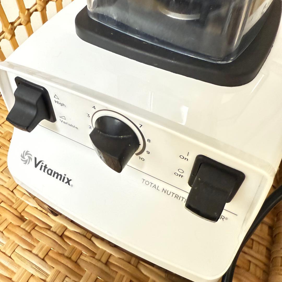 Vitamix バイタミックスブレンダーVM0111（TNC5200）