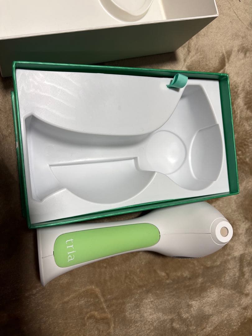 【大幅値下】トリア 脱毛器 ハンドヘルドタイプ ホワイト・グリーン　LHR4.0