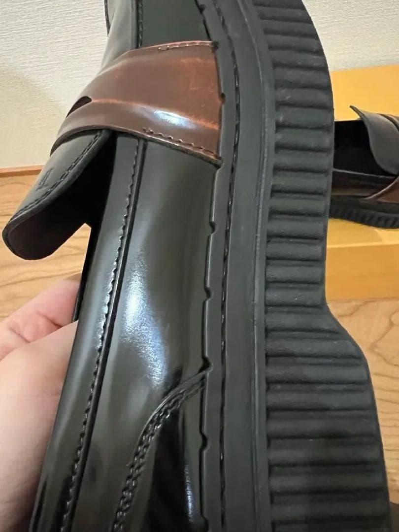 TOD'S ブラックレザー ローファー