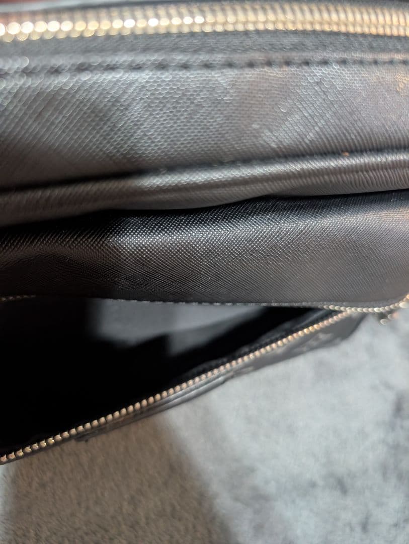 年始セール開始。ブラック　ショルダーバッグ