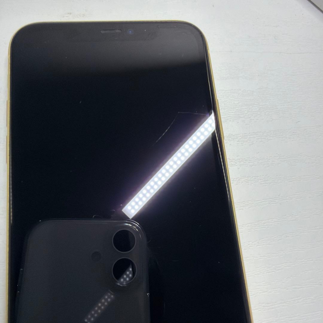 iPhone 11 128GB イエロー　（iFaceケース付き）