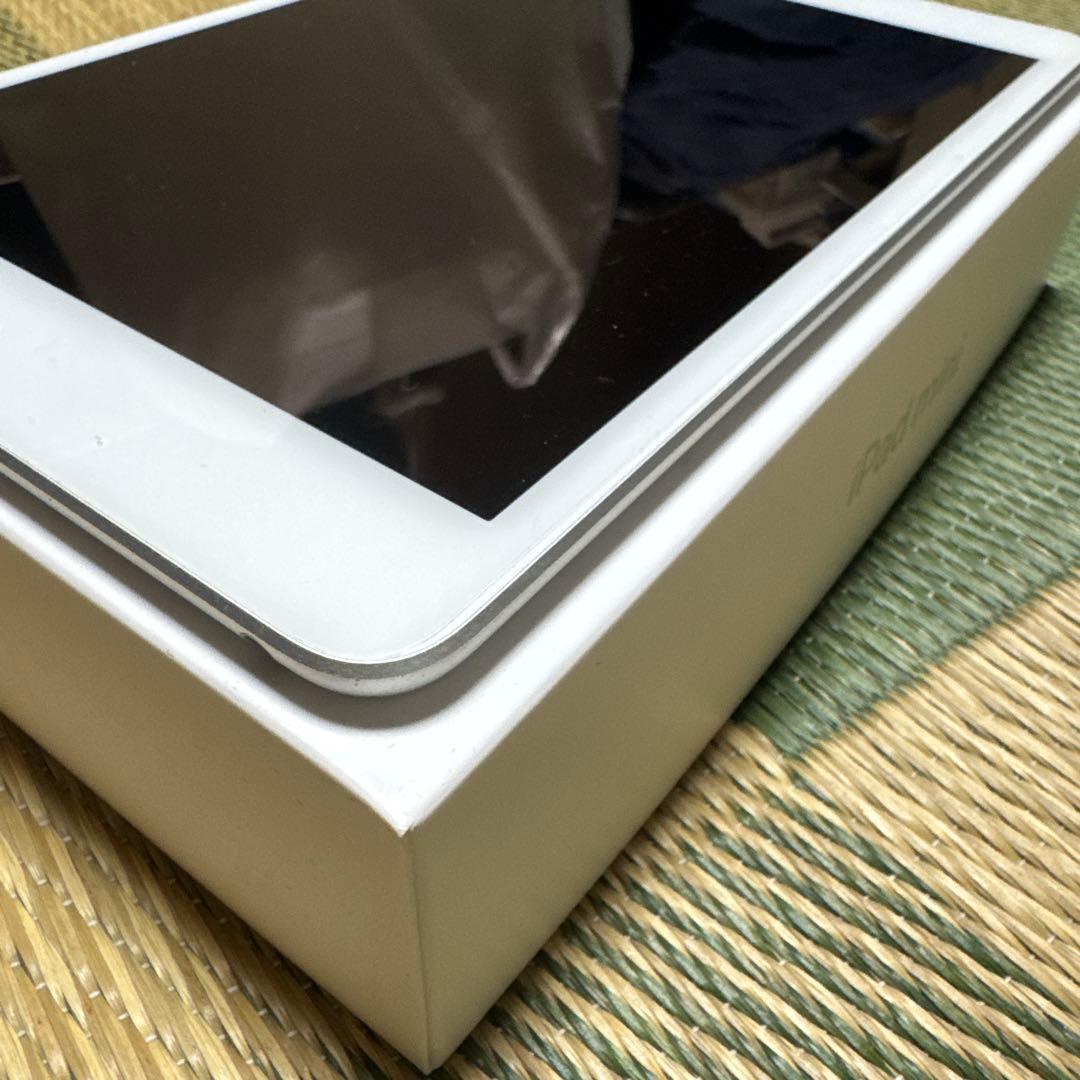 ほぼ未使用Apple iPad mini 64GB シルバー 第5世代