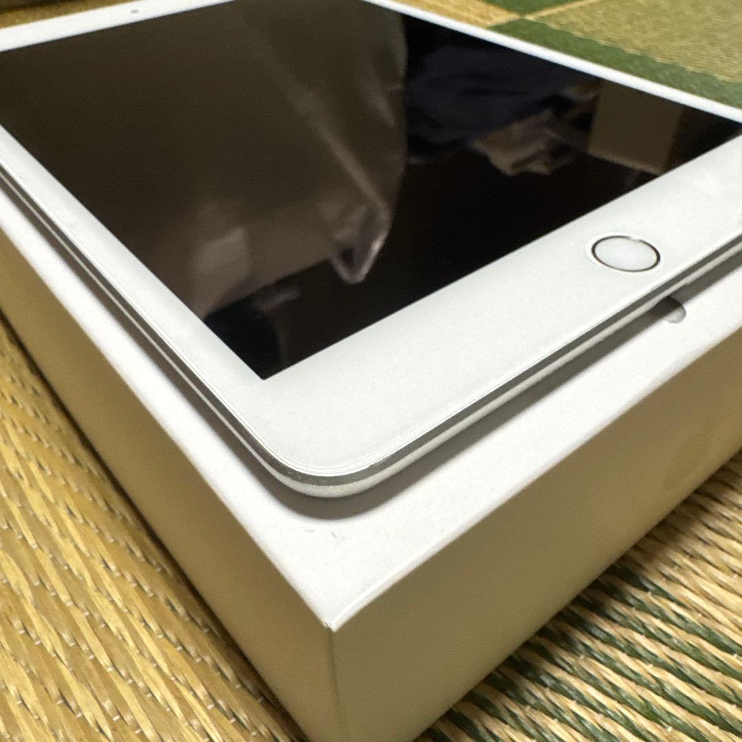 ほぼ未使用Apple iPad mini 64GB シルバー 第5世代