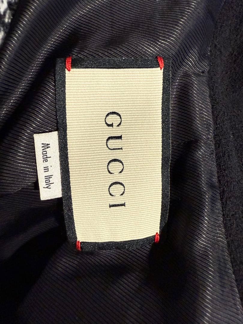 タグ付き　グッチ　インターロッキングゴールド縁取りGボタン　コート　黒