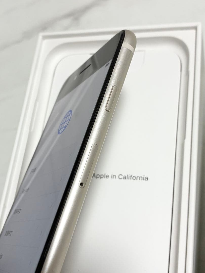 iPhone SE（第3世代）64GB スターライト SIMフリー 本体