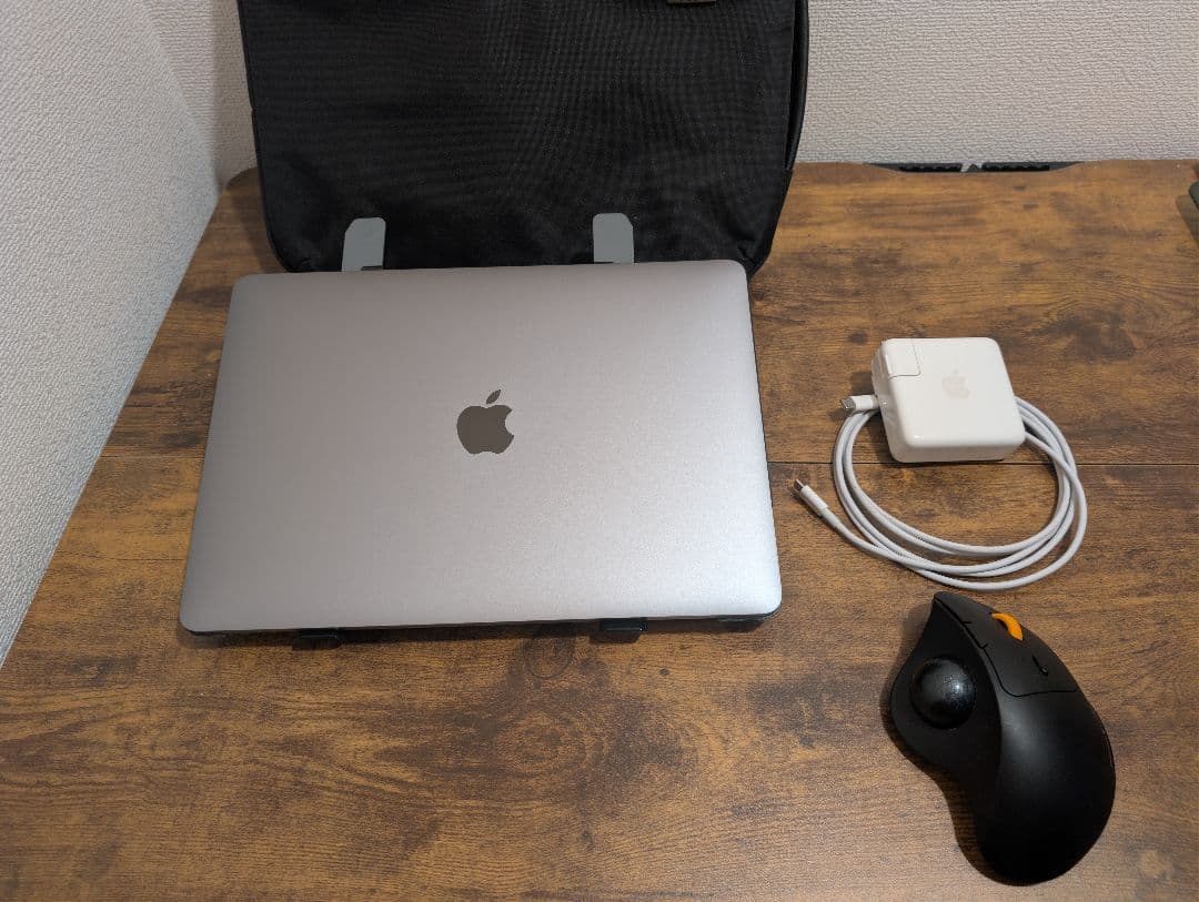 壁*様 Apple MacBook Pro 13インチ M2 2022