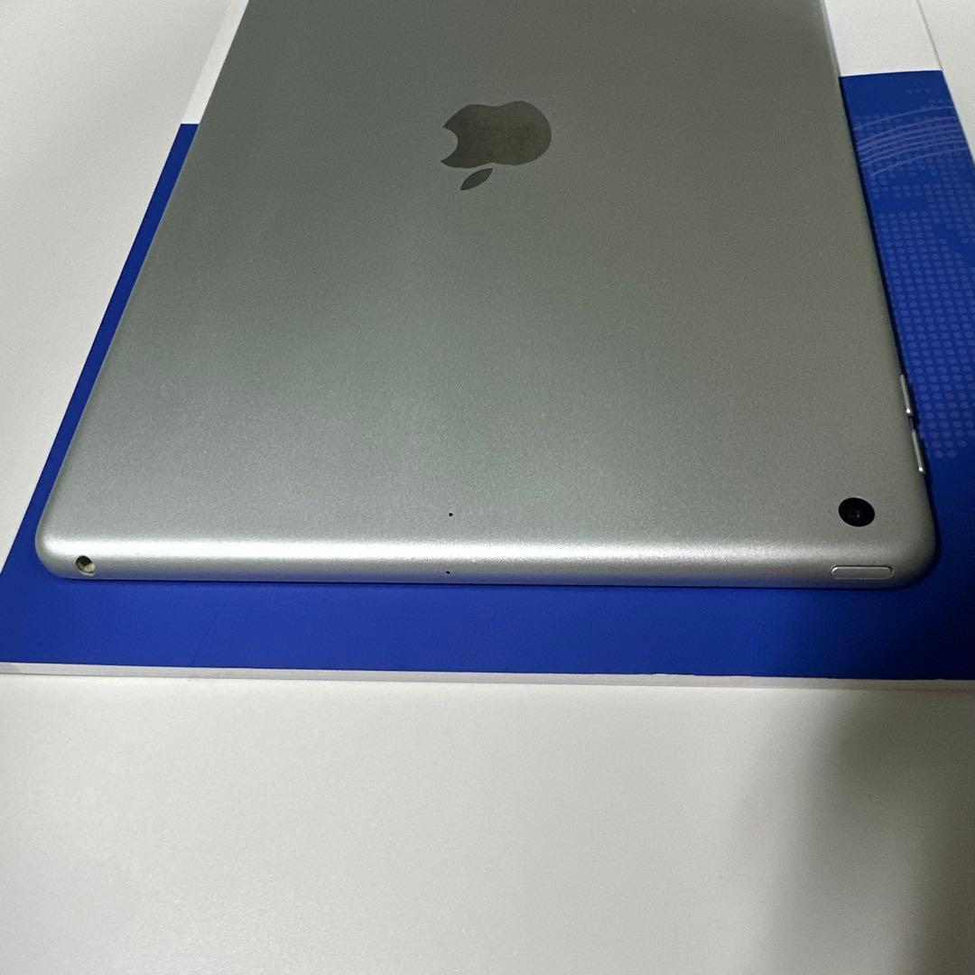 Apple iPad 第7世代 10.2インチ シルバー 本体