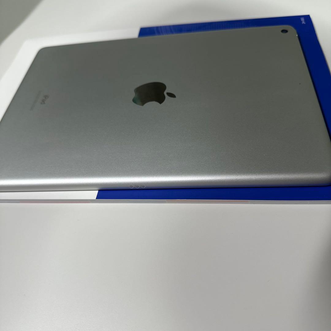 Apple iPad 第7世代 10.2インチ シルバー 本体