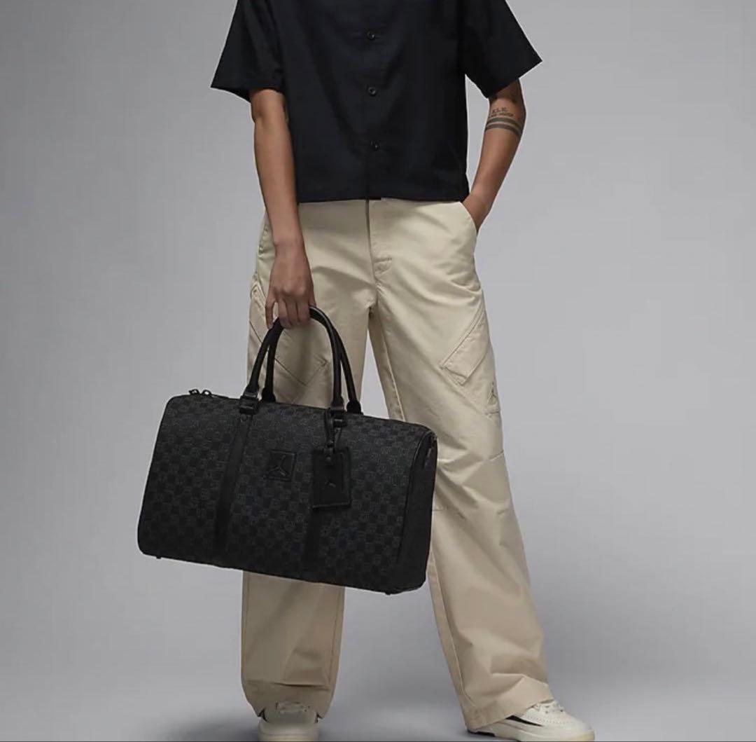 新品ジョーダン モノグラム ダッフルバッグ ブラック FJ6787-013