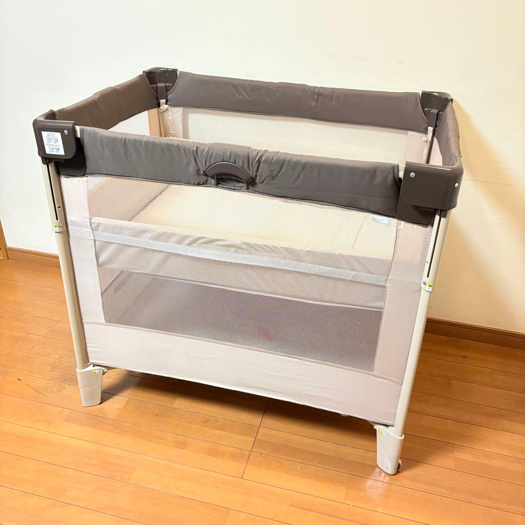 【美品・匿名配送】アップリカ ココネルエアー ベビーベッド ココア