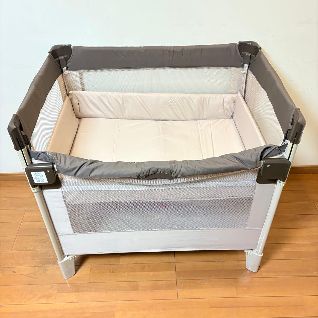 【美品・匿名配送】アップリカ ココネルエアー ベビーベッド ココア