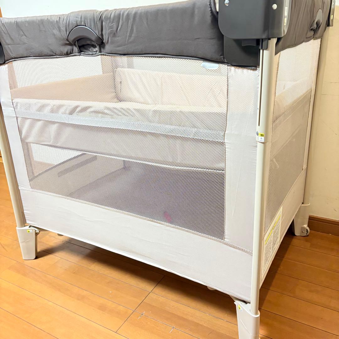 【美品・匿名配送】アップリカ ココネルエアー ベビーベッド ココア