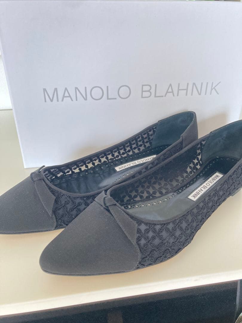 Manolo Blahnik TIAKALA レースフラットパンプス　ブラック