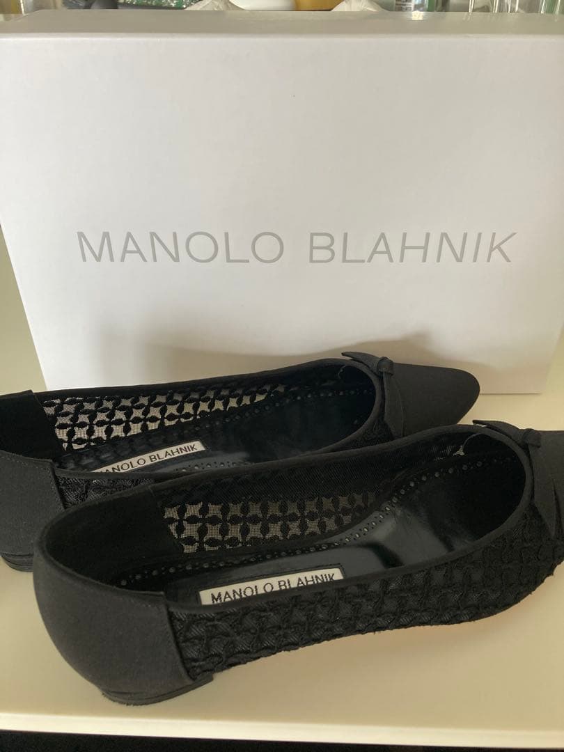 Manolo Blahnik TIAKALA レースフラットパンプス　ブラック
