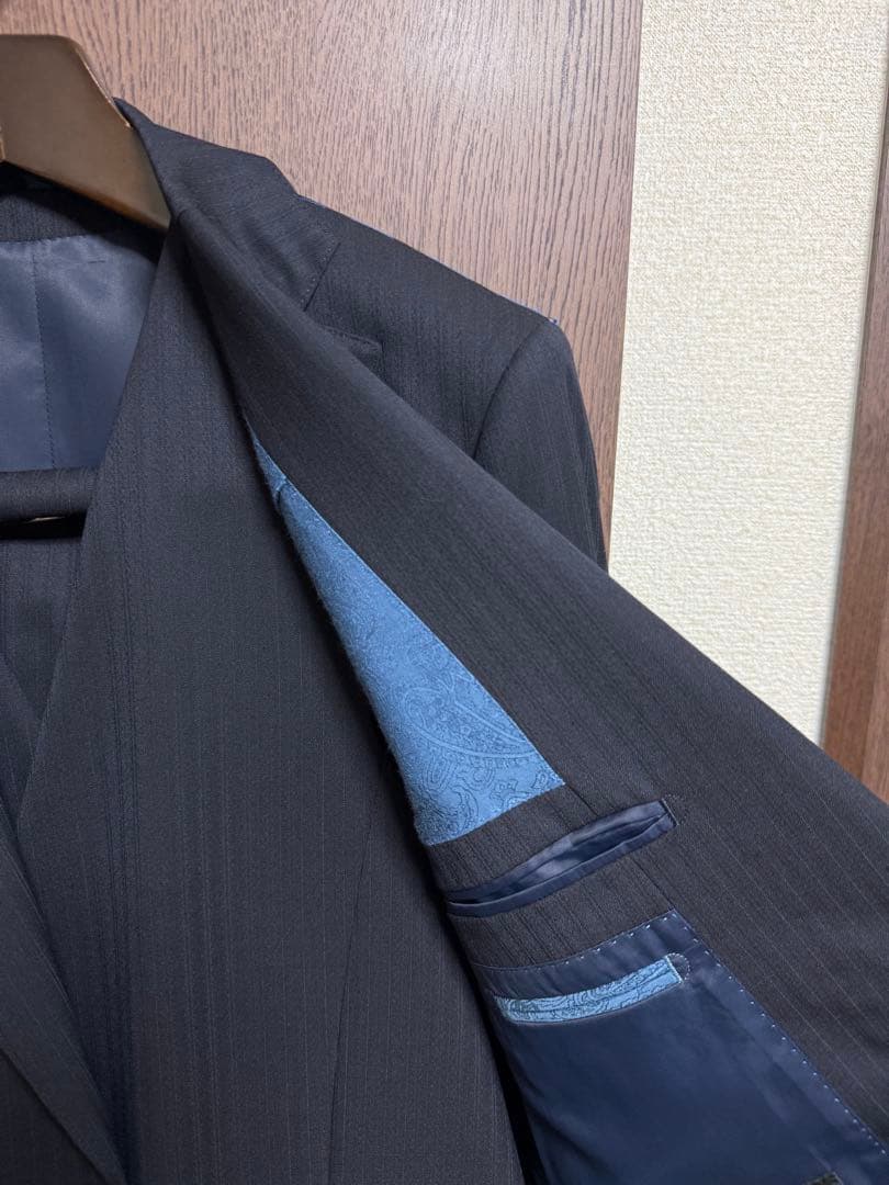 専用A7新品未使用！ネイビーシャドーストライプ3ピーススーツ！定番デザイン！