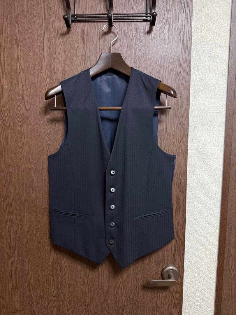 専用A7新品未使用！ネイビーシャドーストライプ3ピーススーツ！定番デザイン！