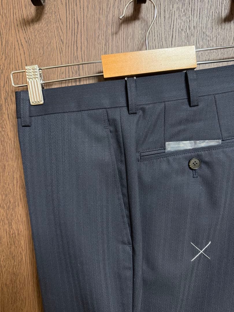 専用A7新品未使用！ネイビーシャドーストライプ3ピーススーツ！定番デザイン！