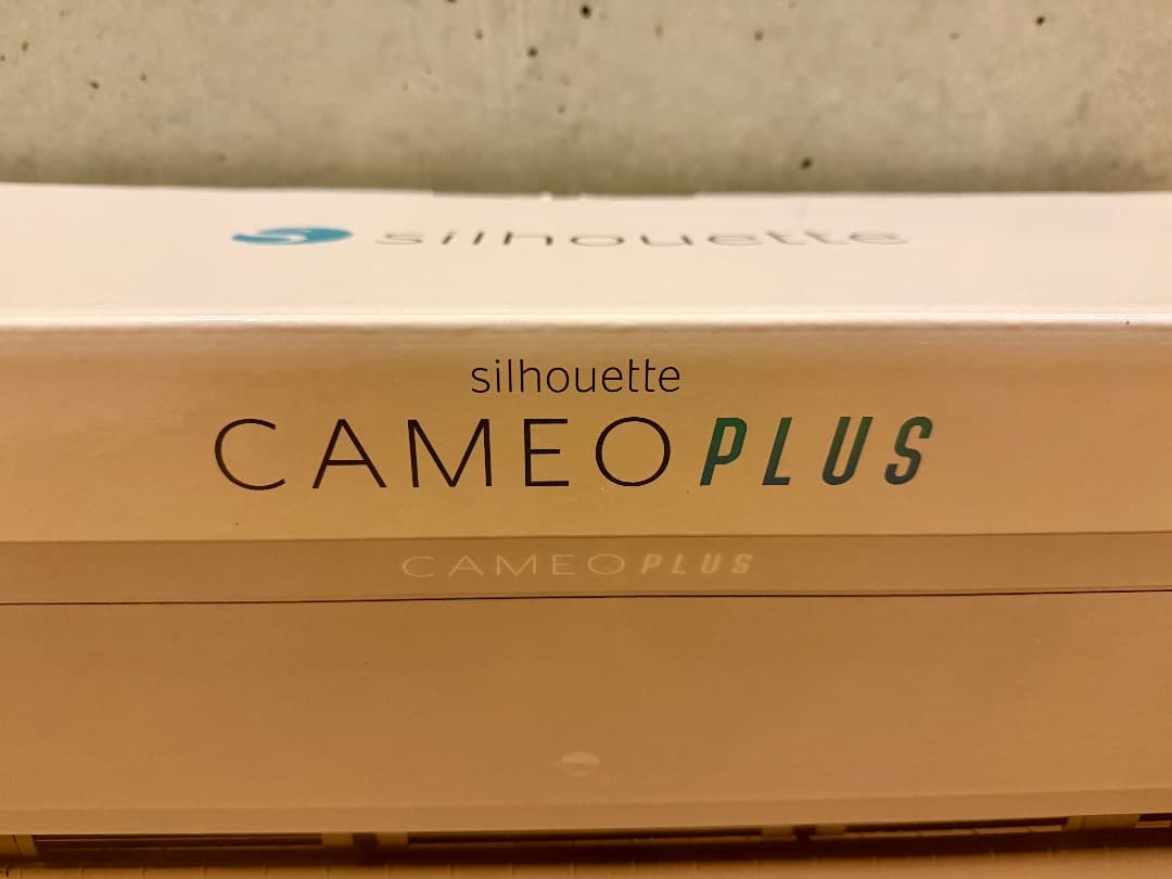 (新品・未使用)シルエット CAMEO 4 PLUS /カッティングマシン