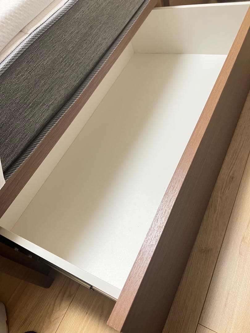 ニトリ　クイーンベッド　マットレス付き