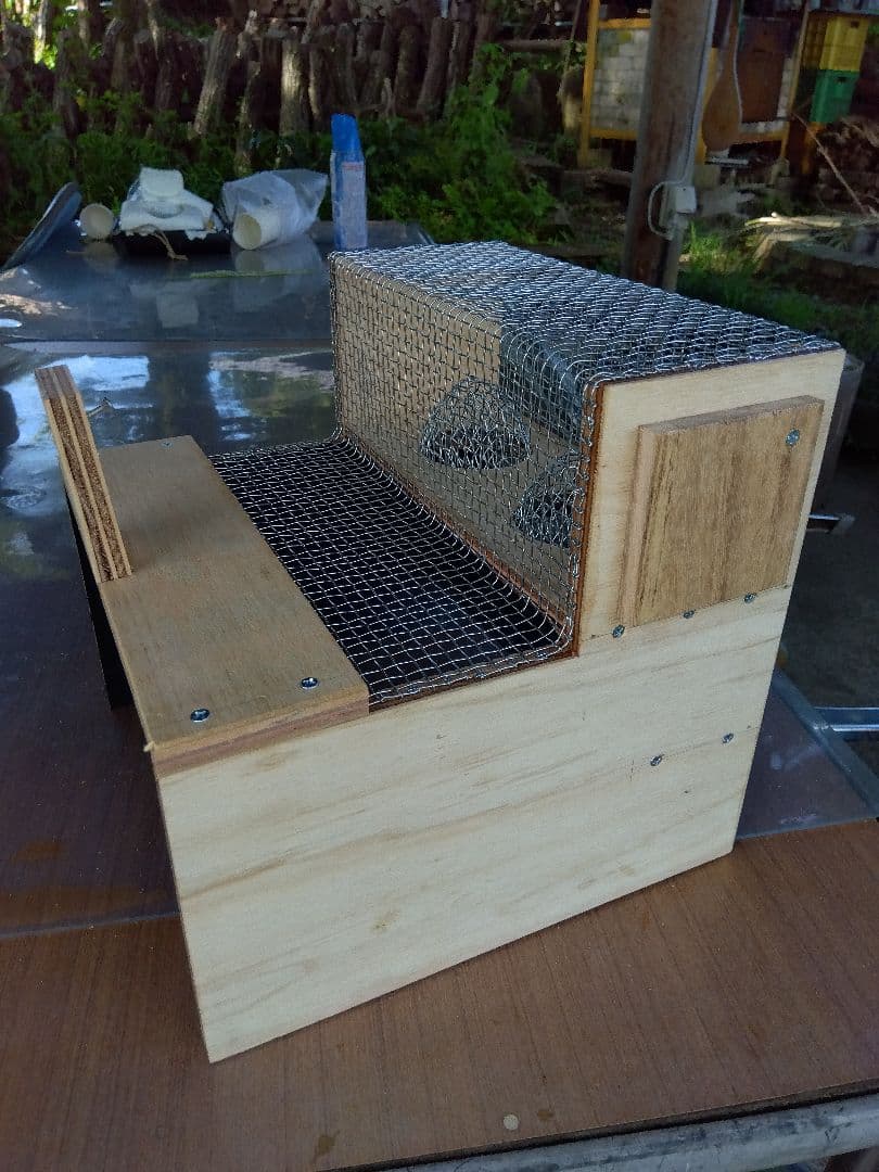 スズメバチトラップ ２個売り 別名 スズメバチ捕獲器 スズメバチ生捕り器