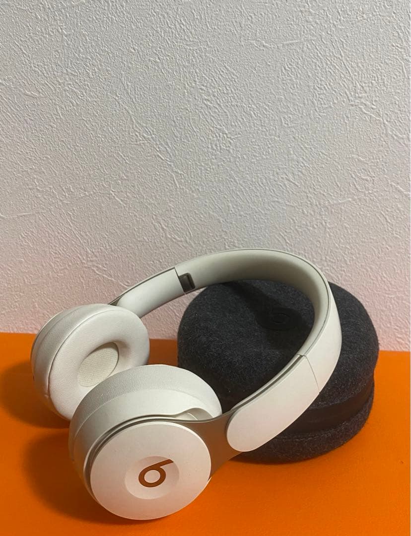 Beats Solo Pro ヘッドホン