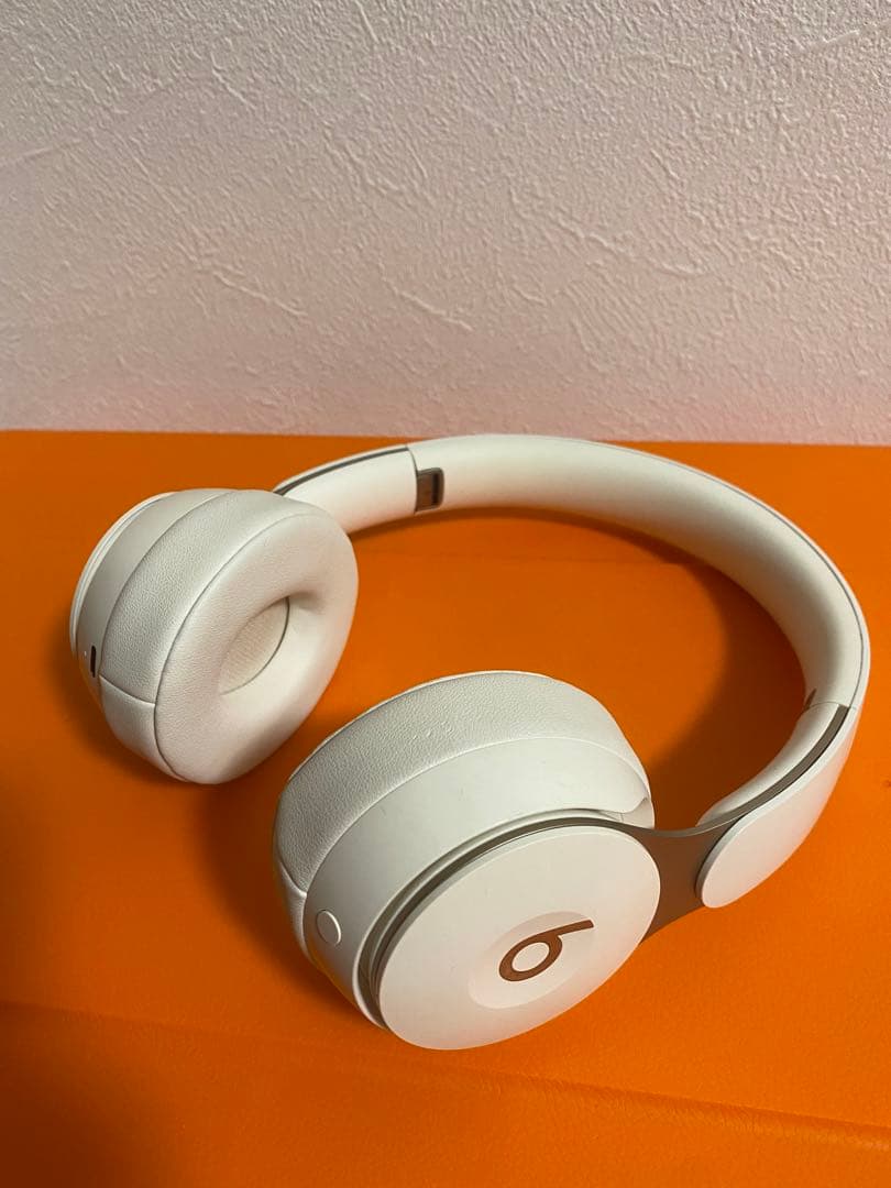 Beats Solo Pro ヘッドホン