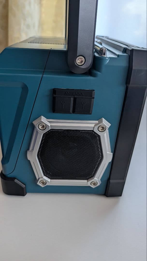 Makita TV100 充電式ポータブルテレビ