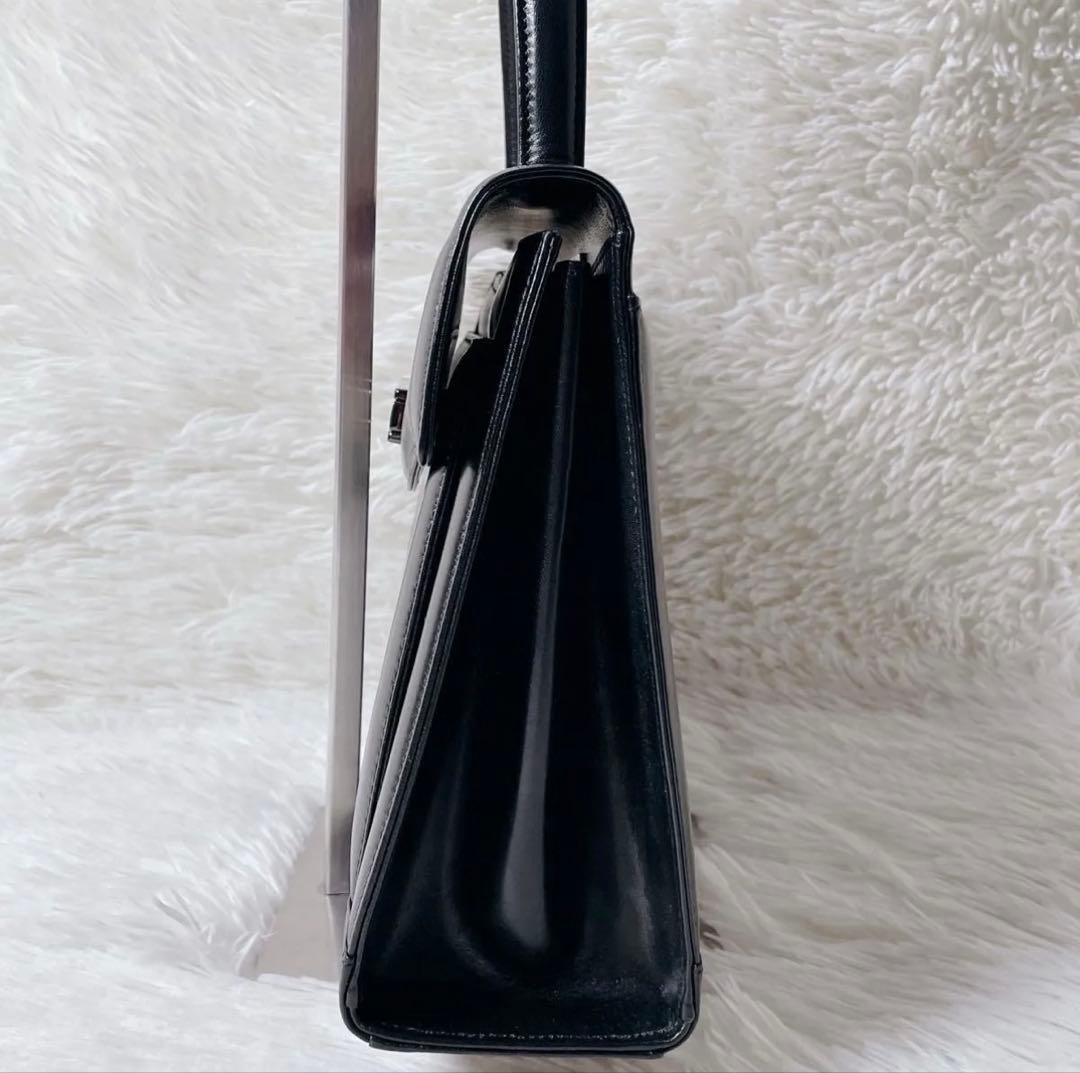 【極美品】GIVENCHY フォーマル ハンドバッグ ロゴプレート ブラック