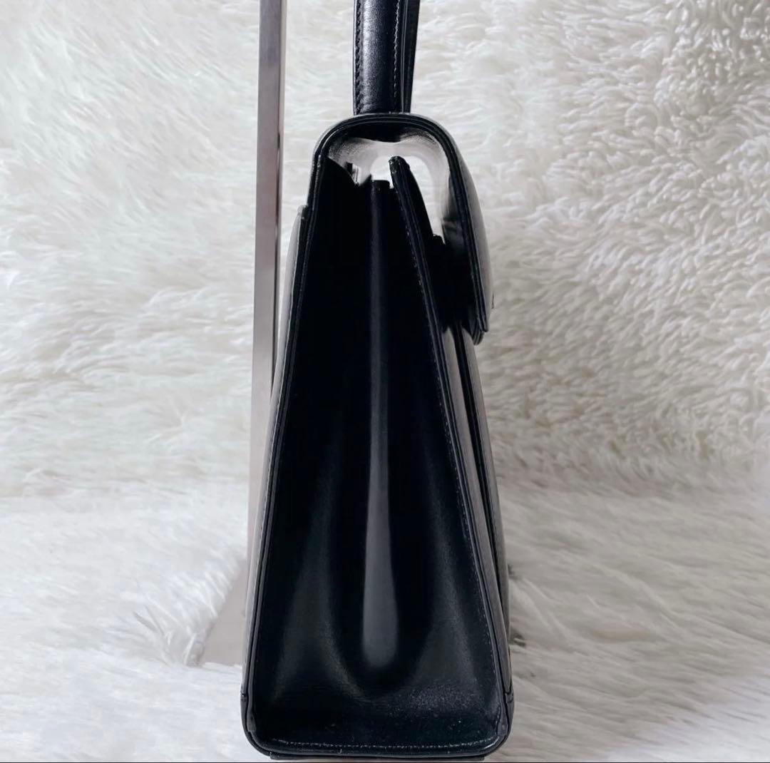 【極美品】GIVENCHY フォーマル ハンドバッグ ロゴプレート ブラック