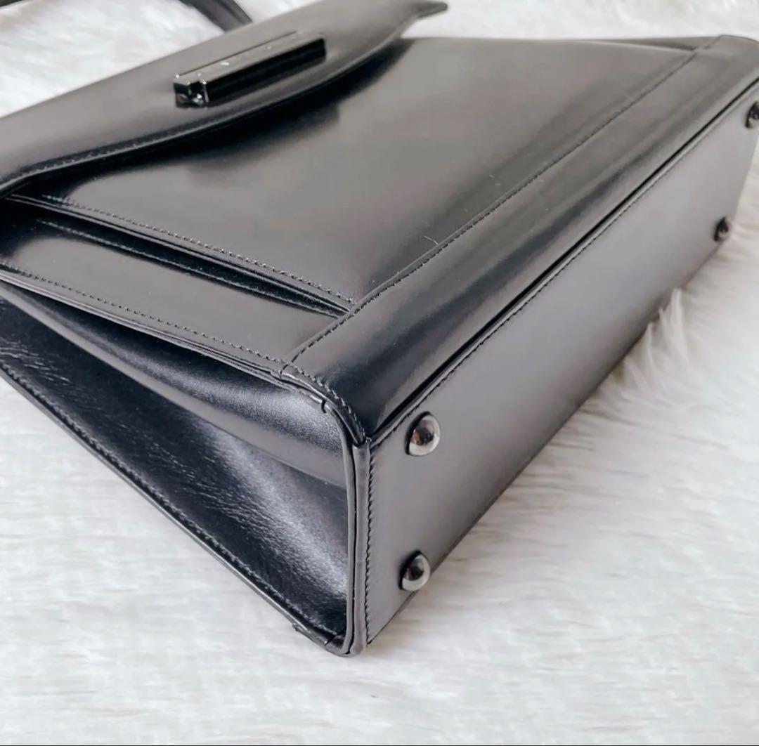 【極美品】GIVENCHY フォーマル ハンドバッグ ロゴプレート ブラック