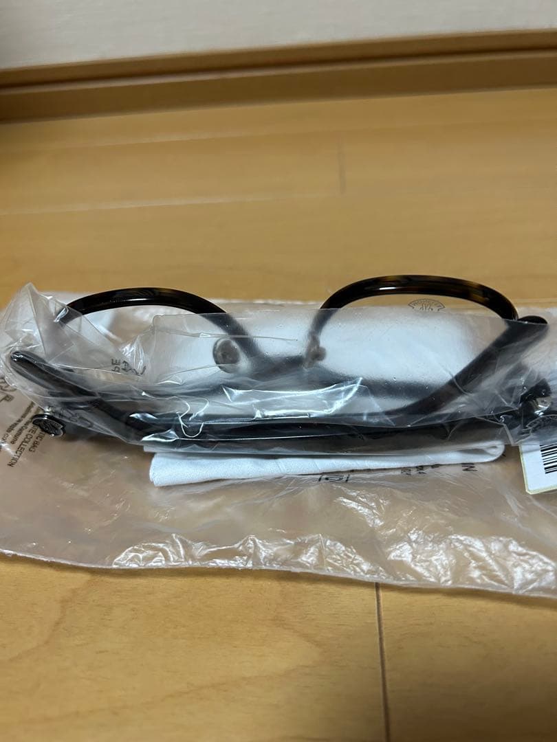 L*n様 MONCLER ブラック ラウンド型 サングラス