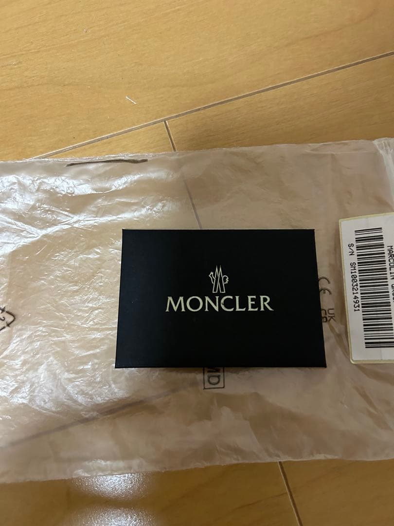 L*n様 MONCLER ブラック ラウンド型 サングラス