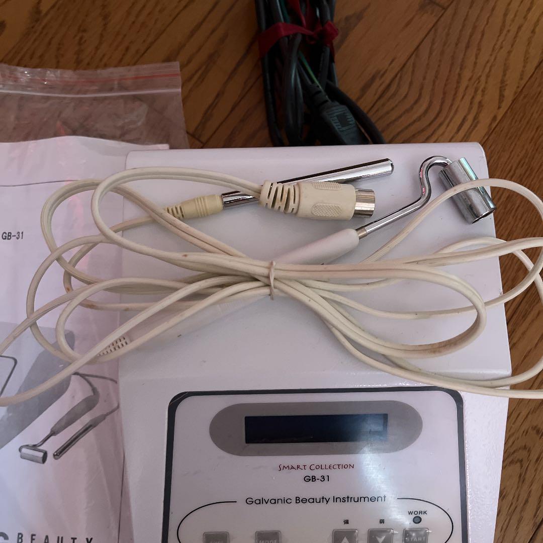 エステサロン　コンパクトイオン導入器　中古