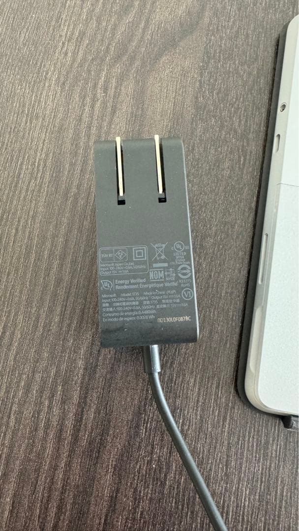 Microsoft 初代 Surface go LTEモデル