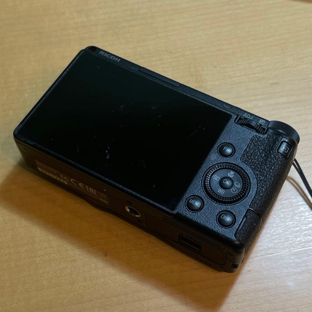 RICOH GR III 本体と充電器付き