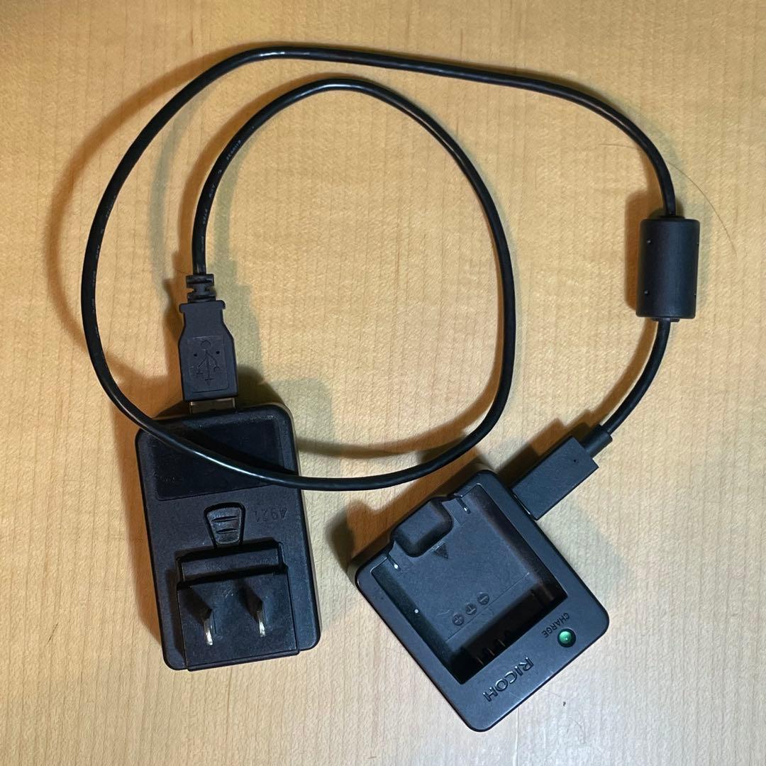 RICOH GR III 本体と充電器付き