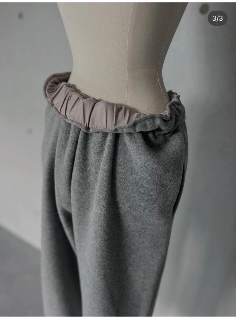 JULY NINE フリースパンツ2026 AW完売商品 グレーＬサイズタグ付き