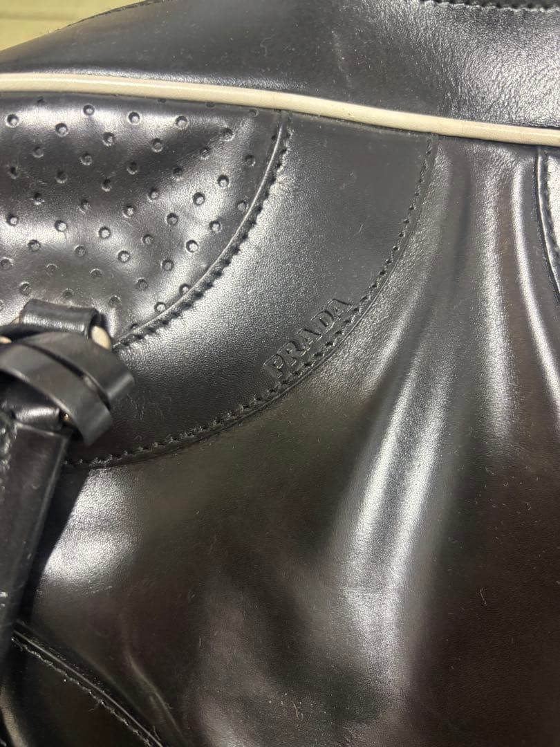 ☆専用☆PRADAプラダボーリングバッグレザーハンドバッグパンチング加工黒