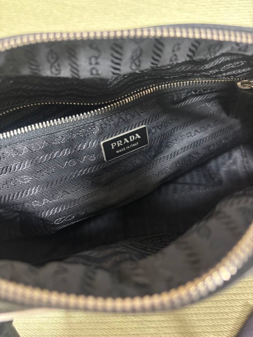 ☆専用☆PRADAプラダボーリングバッグレザーハンドバッグパンチング加工黒