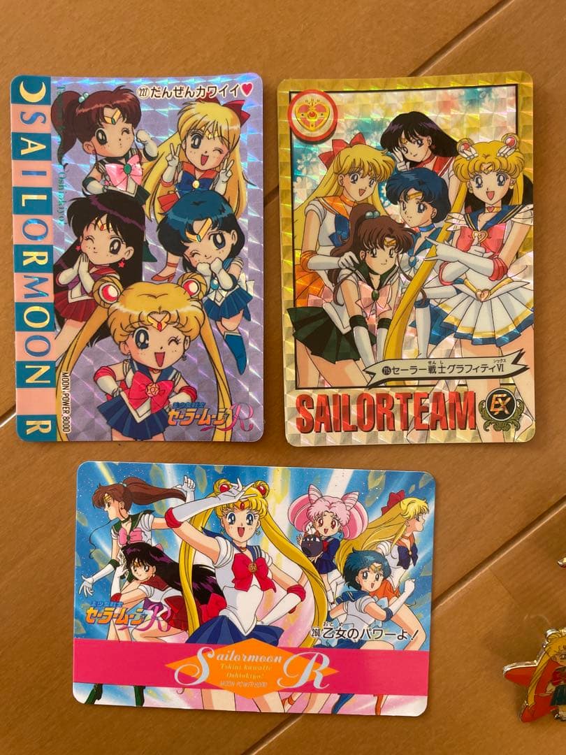 セーラームーン　レトロ　キラ　カード　月野うさぎ　その他　バッジ　ピンズ　セット